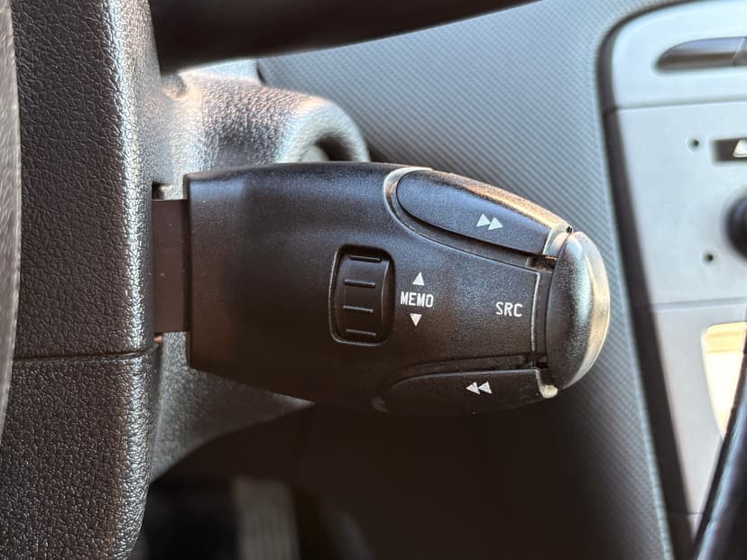 peugeot-308-2011-493-11