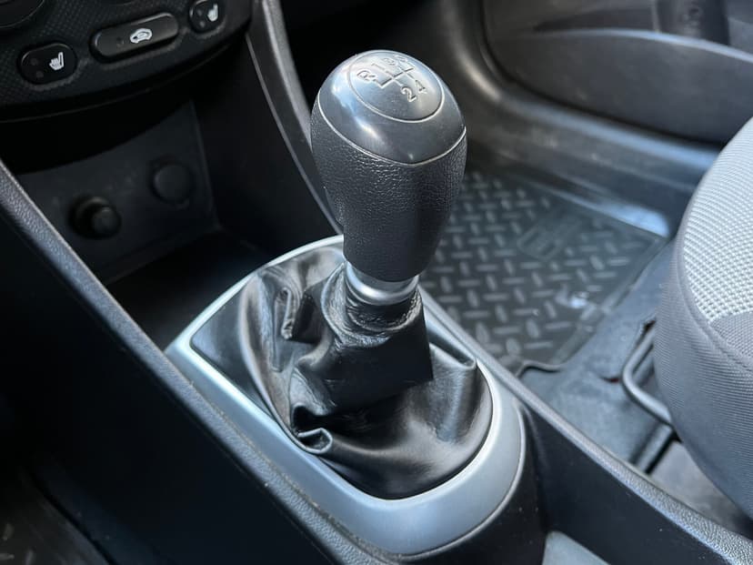 hyundai-solaris-2013-71-12