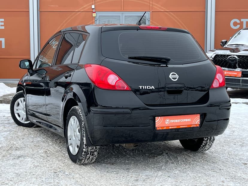 nissan-tiida-2011-122-6