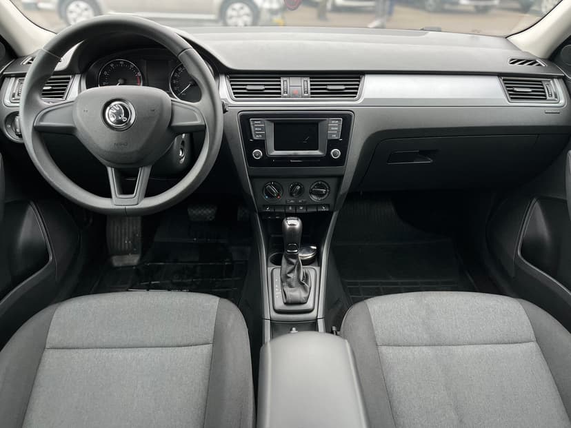 skoda-rapid-2017-873-10