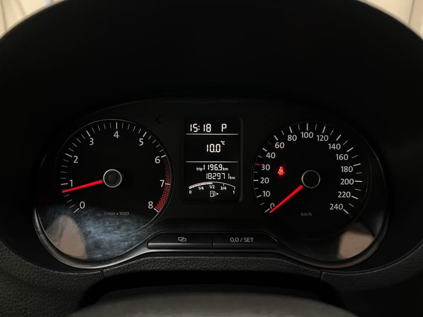 volkswagen-polo-2010-963-10