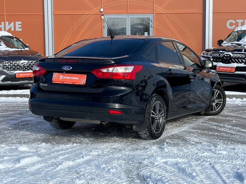 ford-focus-2014-1044-4