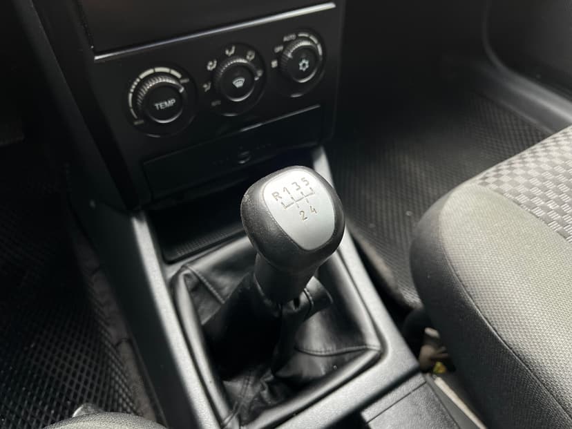 ваз (lada)-priora-2012-1030-15