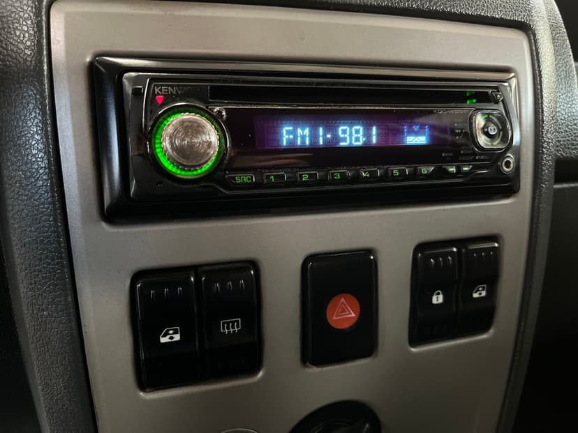 renault-logan-2009-945-9