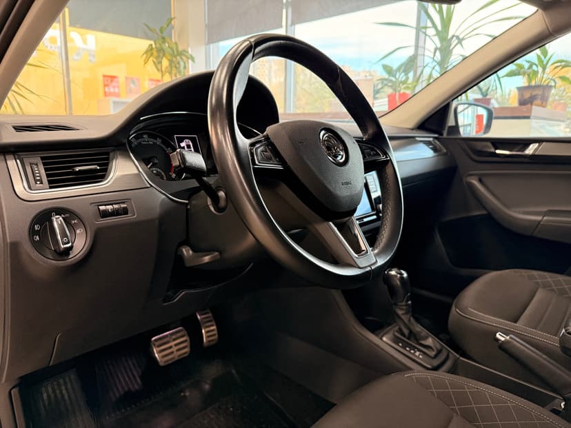 skoda-rapid-2017-522-22