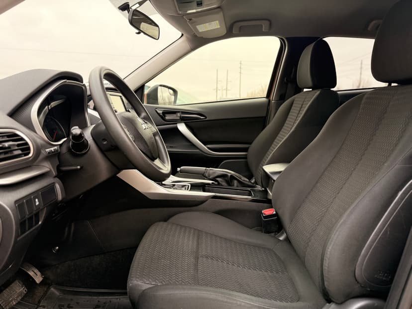 mitsubishi-eclipse cross-2018-868-19