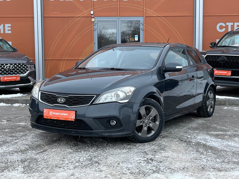 kia-ceed-2011-395