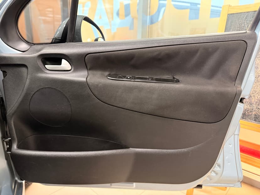 peugeot-207-2010-846-22