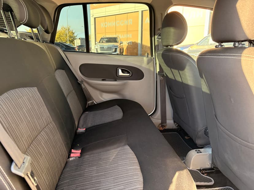 renault-symbol-2009-427-25