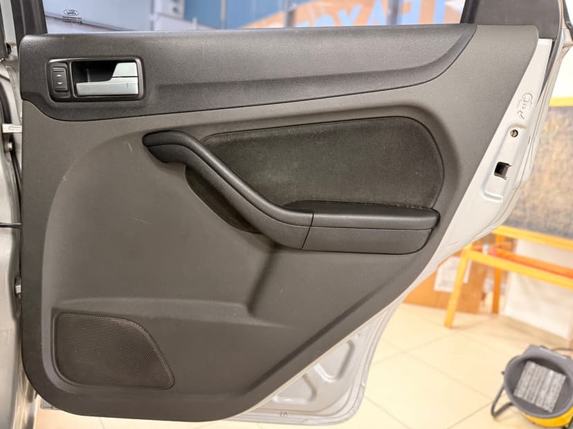 ford-focus-2007-789-26