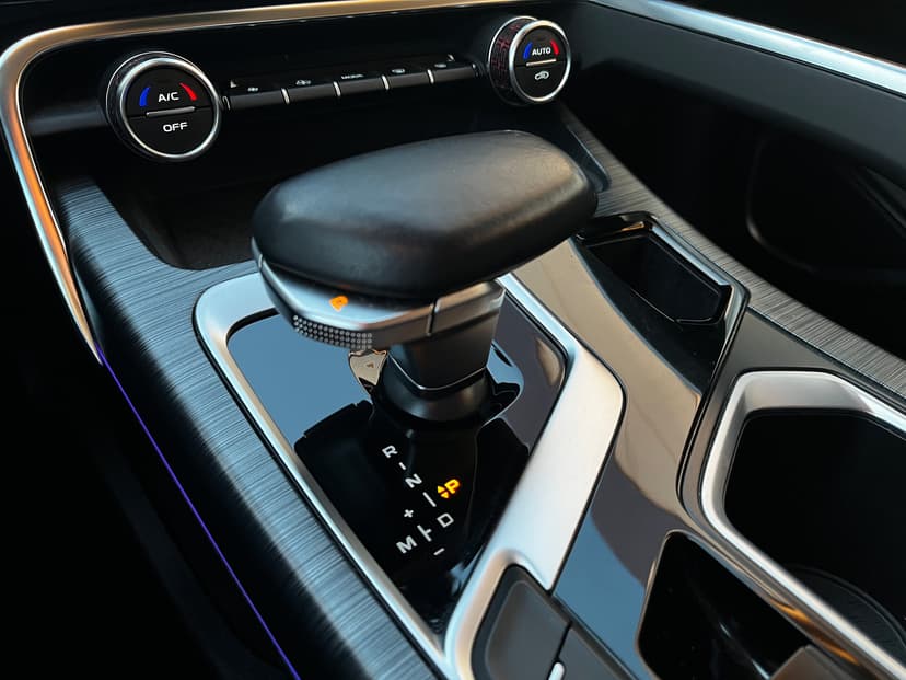 geely-tugella-2022-887-21