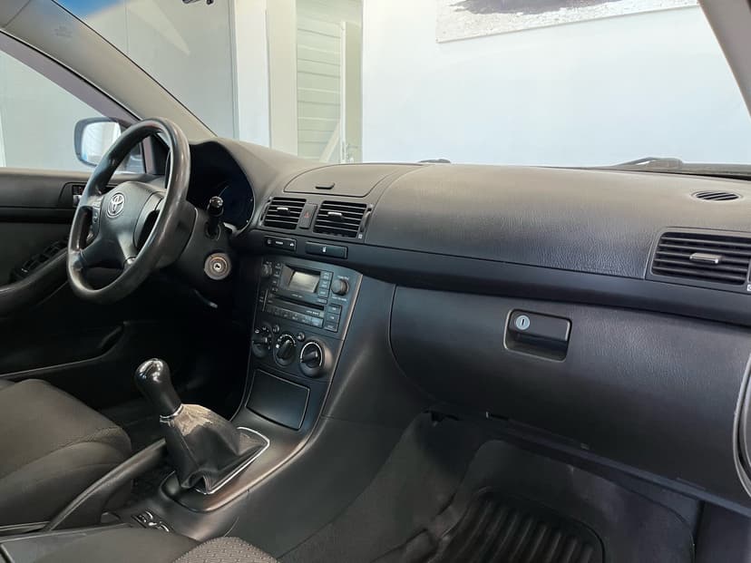 toyota-avensis-2008-125-9