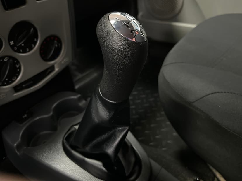 renault-logan-2009-945-11