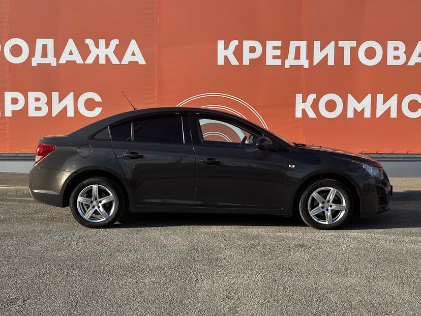 chevrolet-cruze-2013-490-4