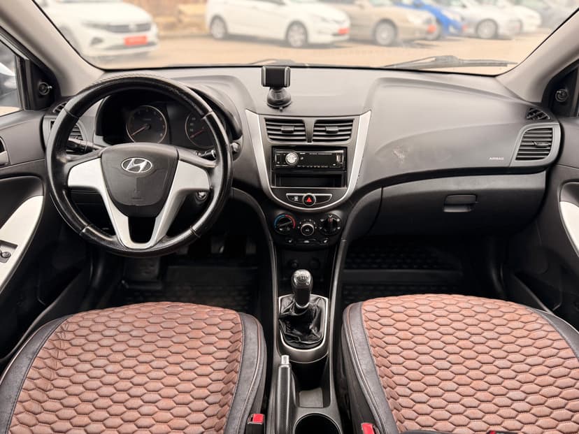 hyundai-solaris-2014-508-11