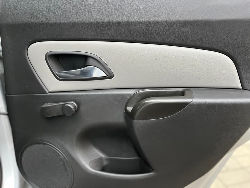 chevrolet-cruze-2013-745-25