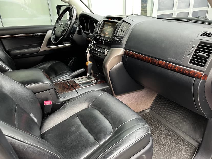 toyota-land cruiser-2011-771-29