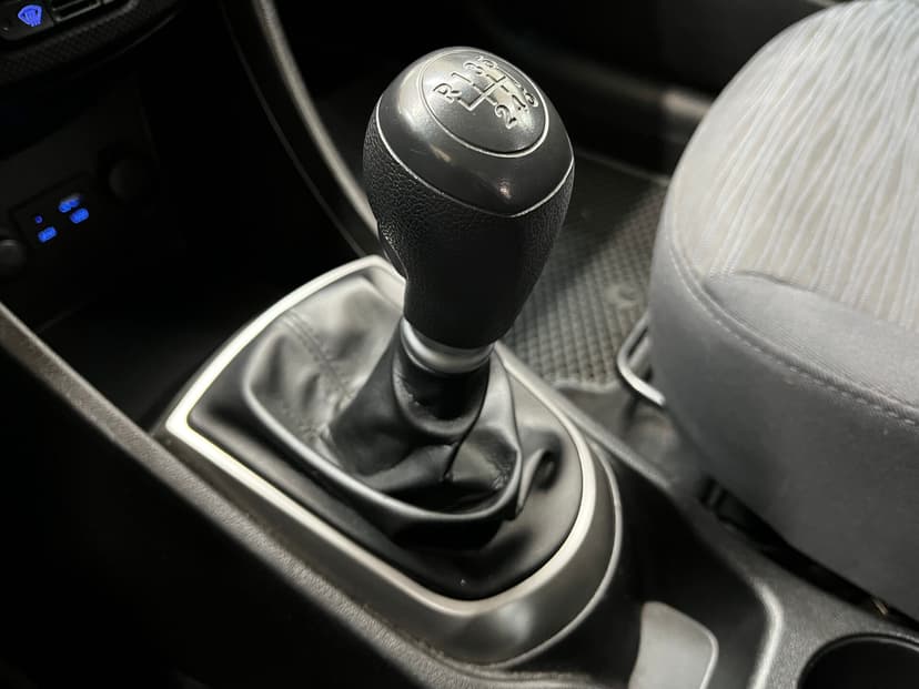 hyundai-solaris-2016-505-17