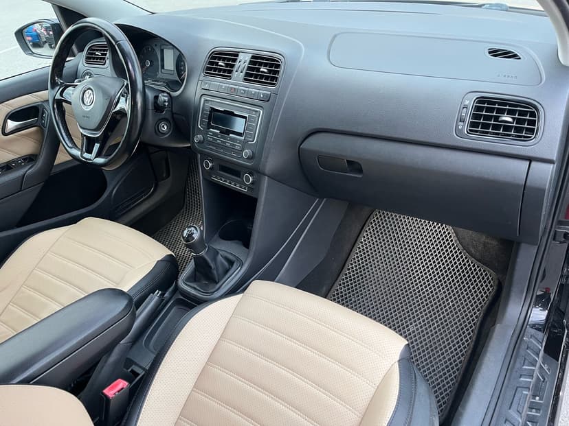 volkswagen-polo-2017-9-25