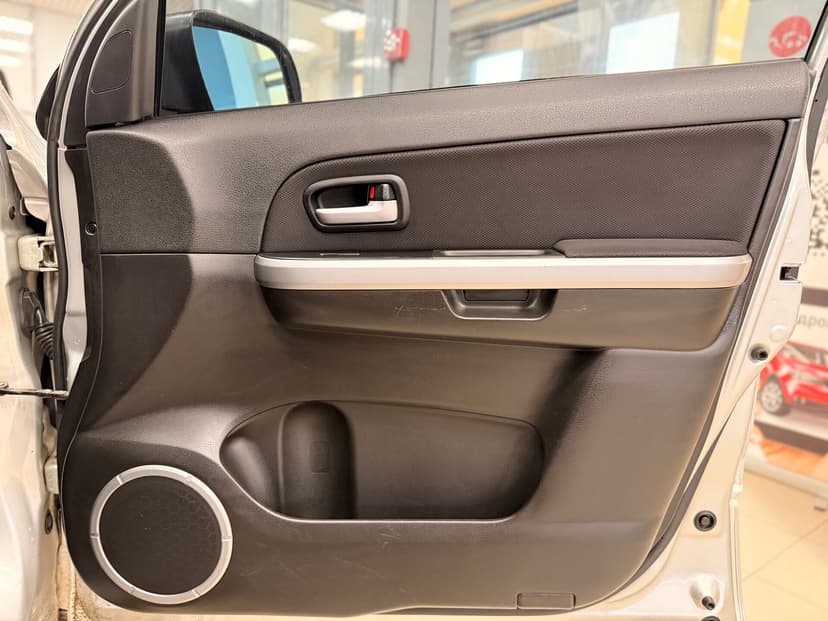 suzuki-grand vitara-2011-746-22