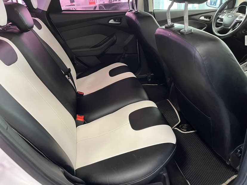 ford-focus-2012-25-22