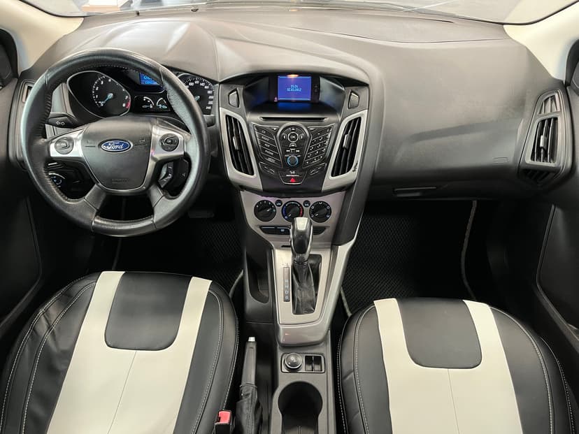 ford-focus-2012-25-8