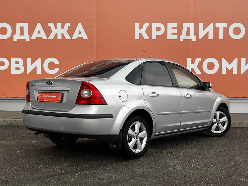 ford-focus-2007-594-4