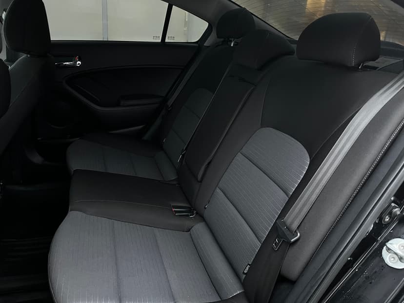 kia-cerato-2017-60-25