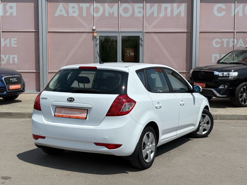 kia-ceed-2011-132-4