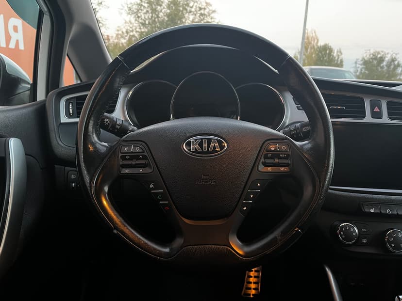 kia-ceed-2014-509-11