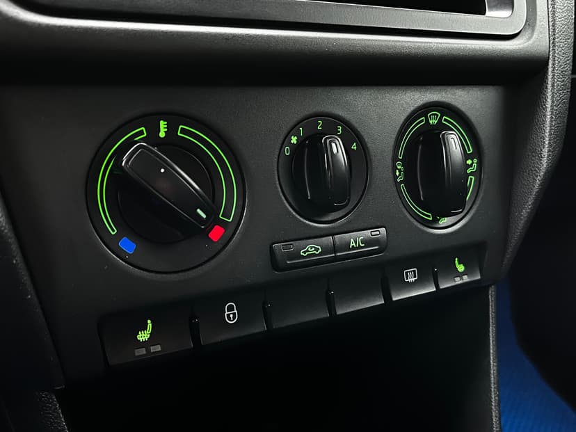 skoda-rapid-2015-824-17