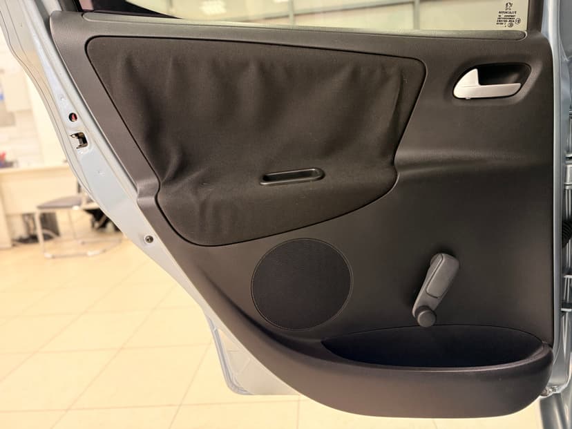 peugeot-207-2010-846-25