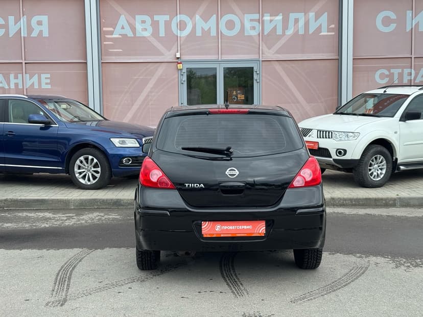 nissan-tiida-2011-122-5