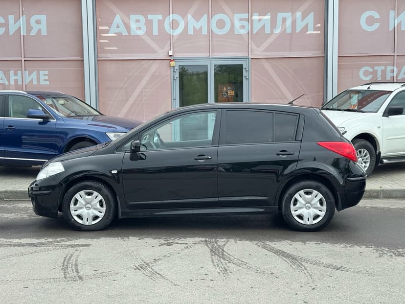 nissan-tiida-2011-122-7