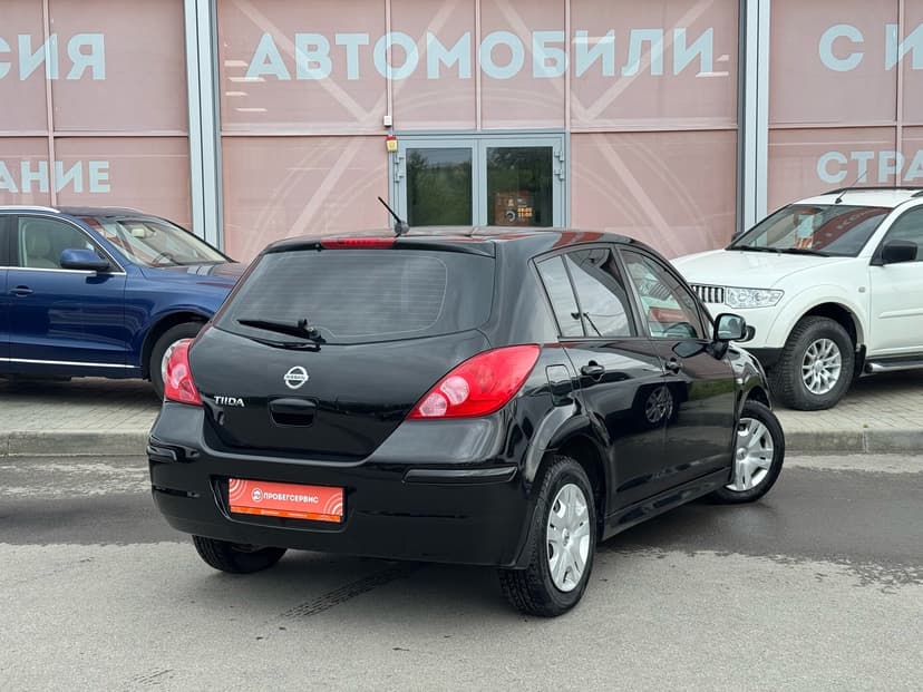 nissan-tiida-2011-122-4