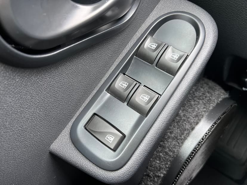 ваз (lada)-largus-2024-1007-17