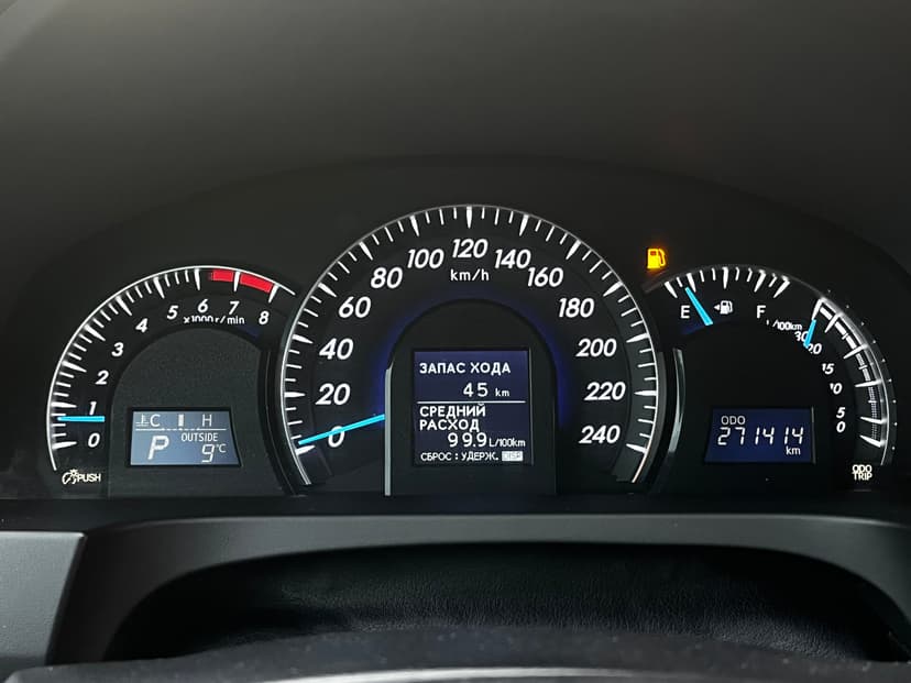 toyota-camry-2012-626-32