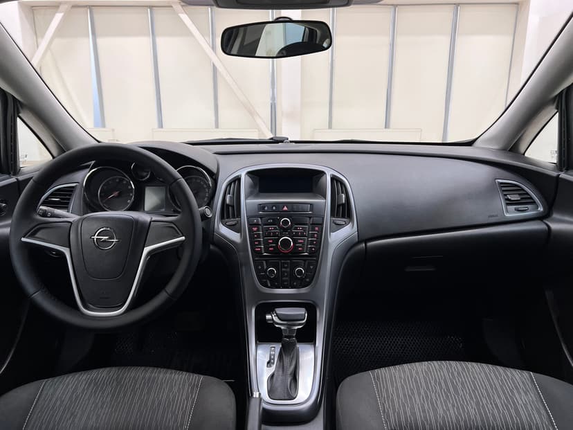 opel-astra-2013-811-11