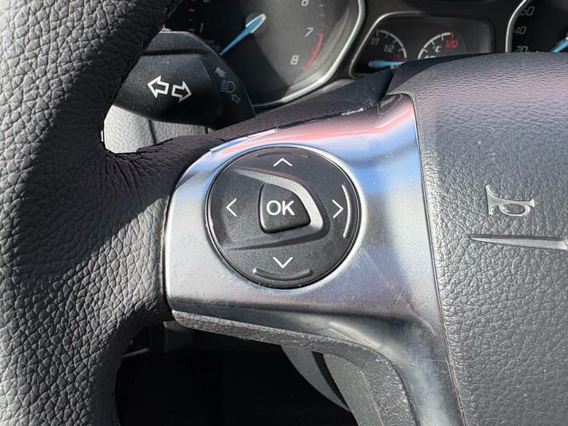ford-focus-2013-111-11