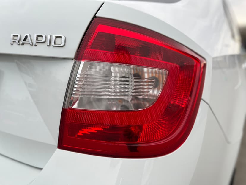 skoda-rapid-2014-1397-8