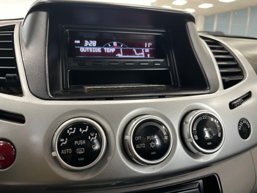 mitsubishi-l200-2011-1413-3