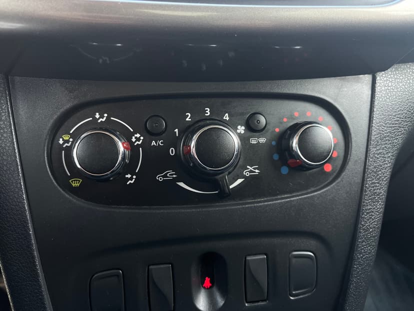 Renault Logan с пробегом, 2018 год, Волгоград, 1.6 бензин, Механика - вид 15