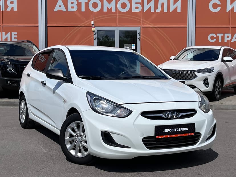 Hyundai Solaris с пробегом, 2013 год, Волгоград, 1.4 бензин, Автомат - вид 3