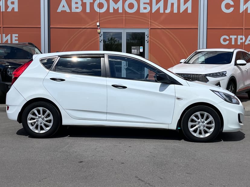 Hyundai Solaris с пробегом, 2013 год, Волгоград, 1.4 бензин, Автомат - вид 4