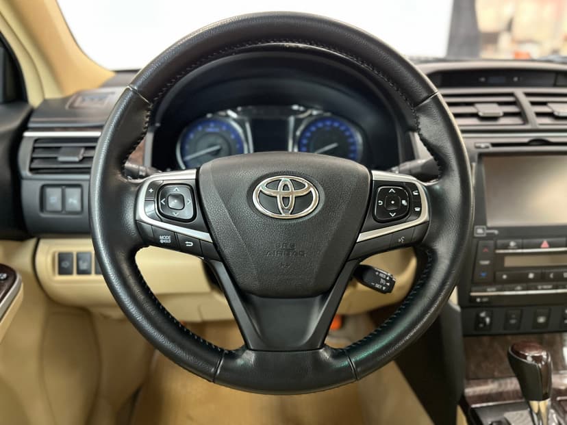 toyota-camry-2015-1332-9