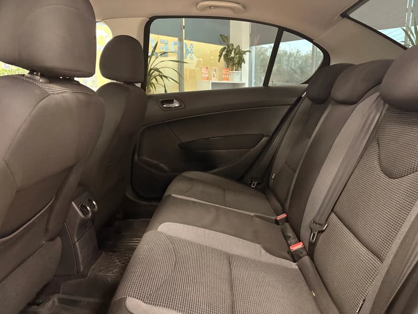 peugeot-408-2012-432-23