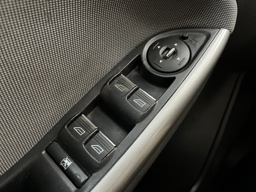 ford-focus-2014-1044-21