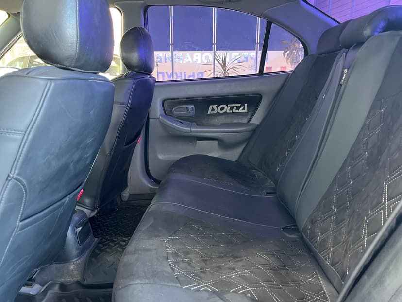 hyundai-elantra-2004-1218-21