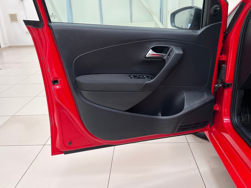 volkswagen-polo-2010-963-15