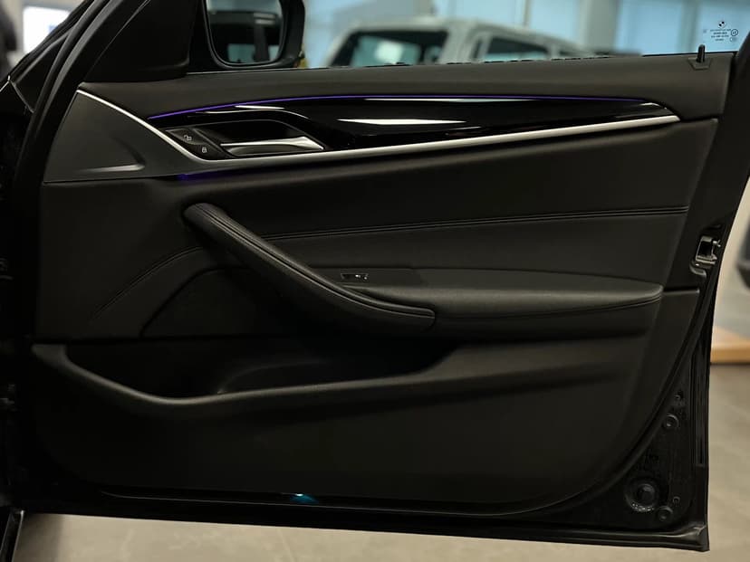 bmw-5 серия-2019-836-31